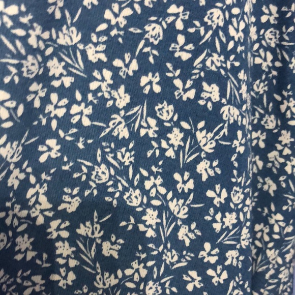 Blue Ditsy Floral Top - Picture 2 of 4